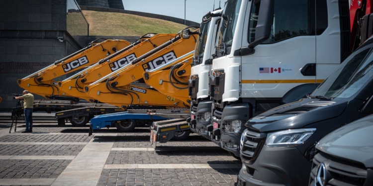 Держспецслужба транспорту отримала від США машини для розмінування та інше обладнання