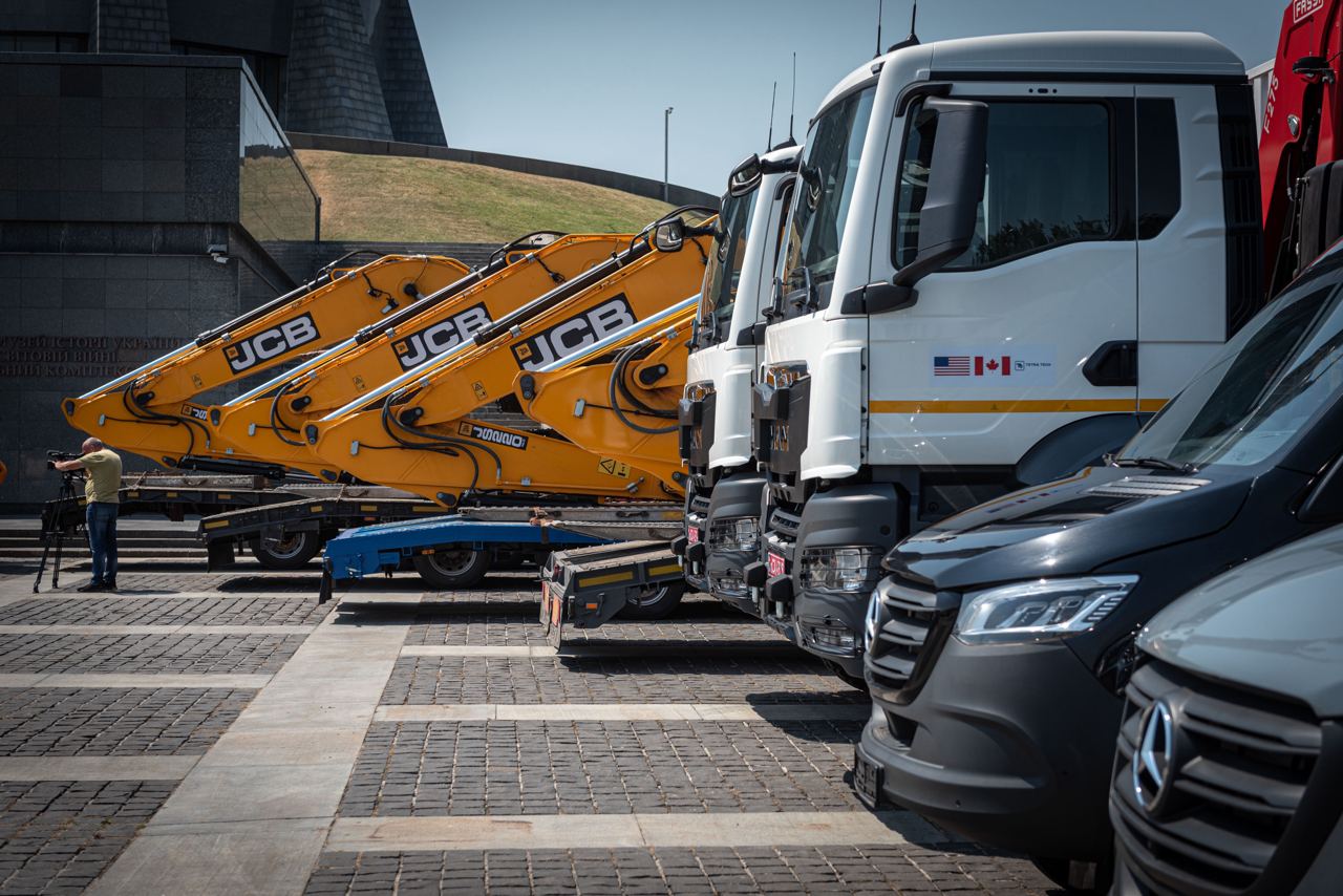 Держспецслужба транспорту отримала від США машини для розмінування та інше обладнання