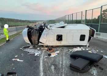 У Польщі автобус з українців врізався в машину дорожньої служби – 9 постраждалих (ФОТО)