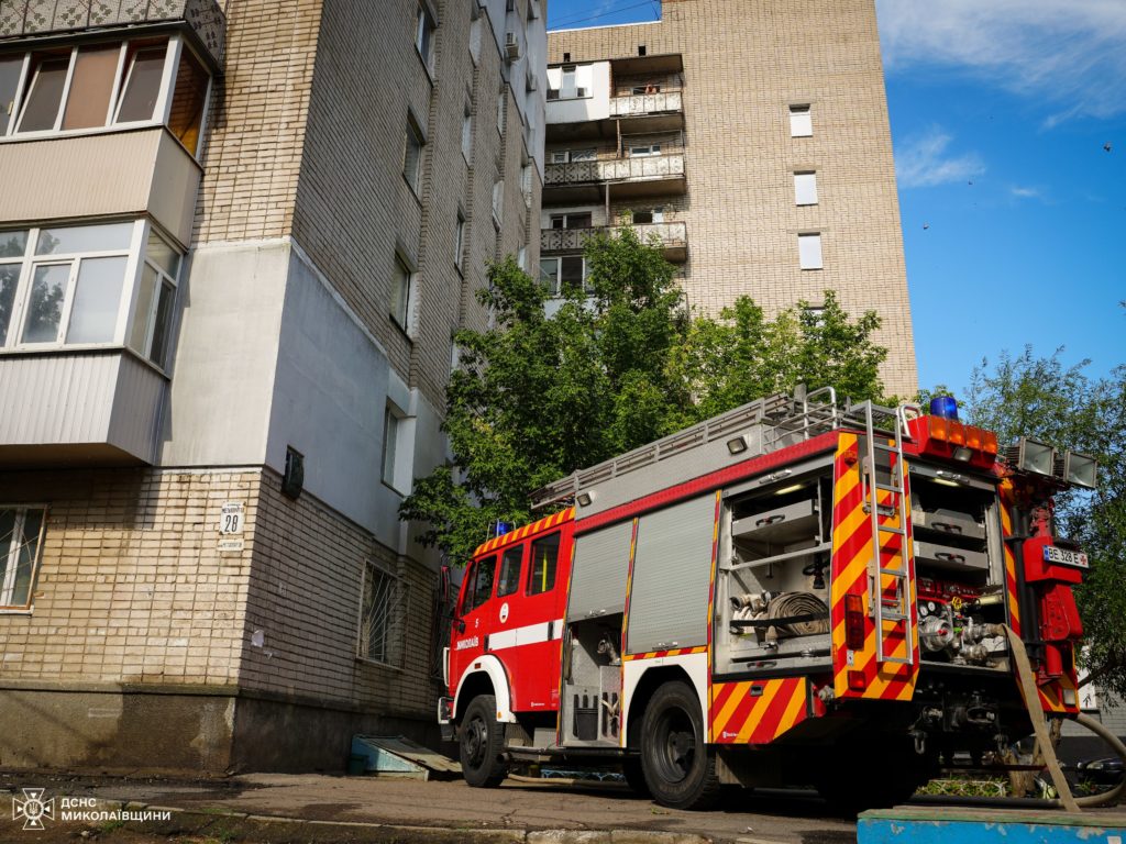 У Миколаєві горіла багатоповерхівка (ФОТО) 2