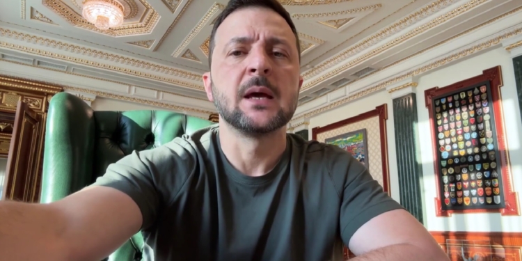 «Українські воїни вже довели, що є справжніми новаторами в багатьох напрямках застосування дронів» – звернення Зеленського (ВІДЕО)