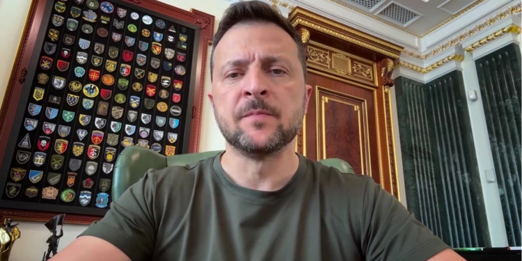 Україна продовжує роботу на інформаційному фронті і розраховує свою відповідь на дії ворога: про що у своєму зверненні казав Зеленський (ВІДЕО)