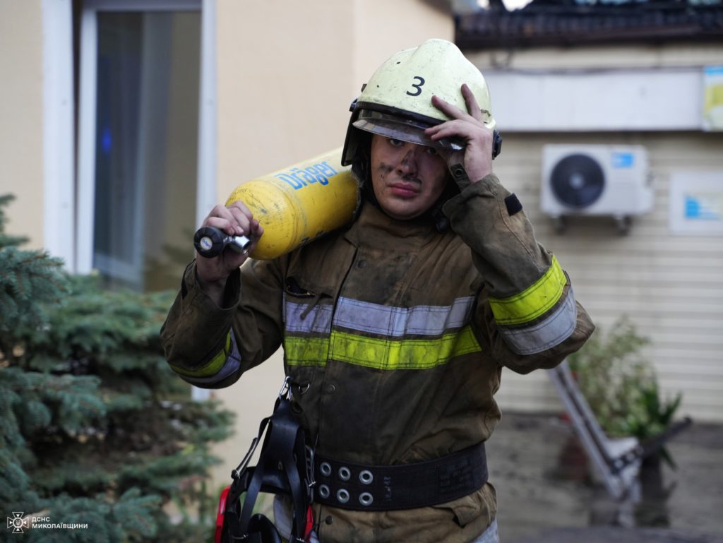 Вночі в Заводському районі Миколаєва рятувальники гасили пожежу на об’єкті (ФОТО) 20