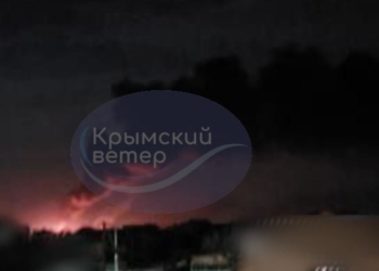 Горить військовий аеродром під Саками – були вибухи (ФОТО)