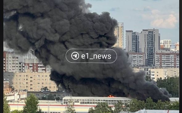 У Єкатеринбурзі горить оборонний завод «НВО автоматики» (ВІДЕО)