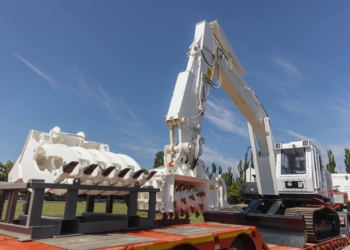 Японія передала Україні ще дві машини механізованого розмінування (ФОТО)