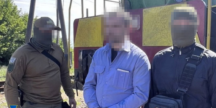 СБУ викрили помічника машиніста поїзда – шпигував за військовими ешелонами на користь РФ (ФОТО)
