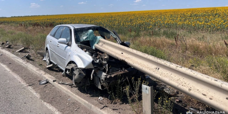 На Миколаївщині в ДТП загинув водій та травмувалась пасажирка (ФОТО)