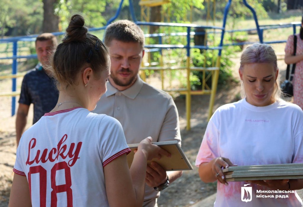 Миколаївські волейболістки - бронзові призерки чемпіонату України – отримали грошові сертифікати від Миколаївської міськради (ФОТО) 4