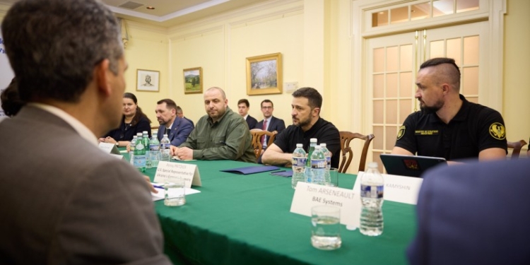 Зеленський запросив виробників зброї в США до співпраці (ФОТО, ВІДЕО)