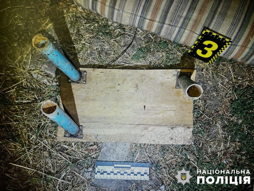 На Миколаївщині батько побив 18-річного сина металевою ніжкою від стільця – хлопець в тяжкому стані в лікарні (ФОТО) 4