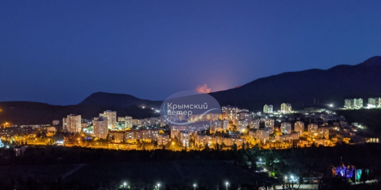 Під Алуштою горить газопровод, перед тим був потужний вибух (ВІДЕО)