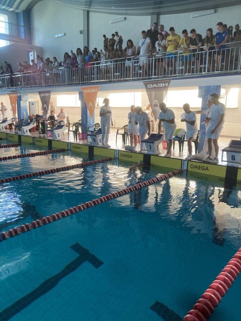 Житель Вознесенська у свої 100 років не тільки досі плаває, а й встановлює світові рекорди (ФОТО) 5
