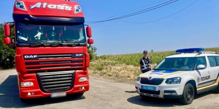 На Миколаївщині діють обмеження руху великовагового транспорту через температурний режим (ФОТО)