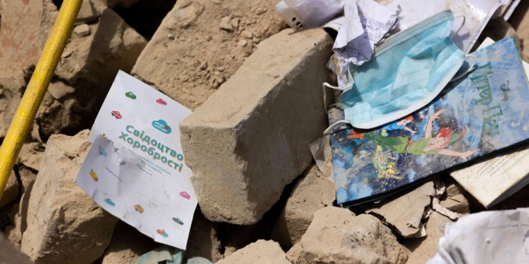 Внаслідок ракетної атаки росіян 28 людей загинуло, 112 постраждало – зведення від МВС на 15.00 (ФОТО)