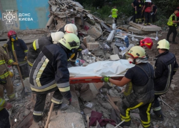 У Києві завершили пошуково-рятувальні роботи у житловому будинку Шевченківського району: останньою жертвою стала 18-річна дівчина (ФОТО)