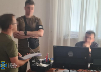 СБУ за вимагання хабарів затримала в Києві топ-податківця. Що далі (ФОТО)