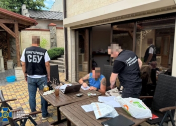 Вони наживалися на оборонці. В Одесі СБУ викрила чиновників міськради (ФОТО)