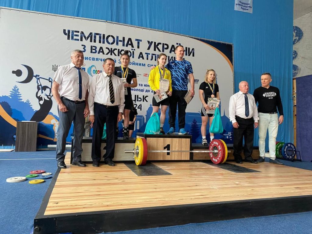 Миколаївські спортсмени - переможці та призери молодіжного чемпіонату України з важкої атлетики (ФОТО) 8