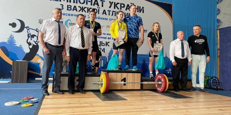Миколаївські спортсмени – переможці та призери молодіжного чемпіонату України з важкої атлетики (ФОТО)