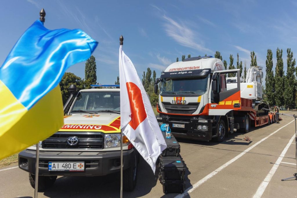 Японія передала Україні ще дві машини механізованого розмінування (ФОТО) 8