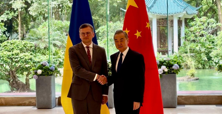 Відбулася зустріч Кулеби і Ван Ї (ФОТО)