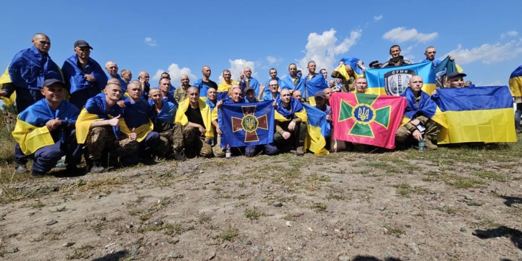 Україна повернула  ще 95 військовополонених (ФОТО)