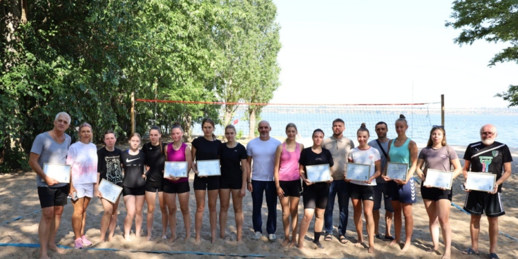 Миколаївські волейболістки – бронзові призерки чемпіонату України – отримали грошові сертифікати від Миколаївської міськради (ФОТО)