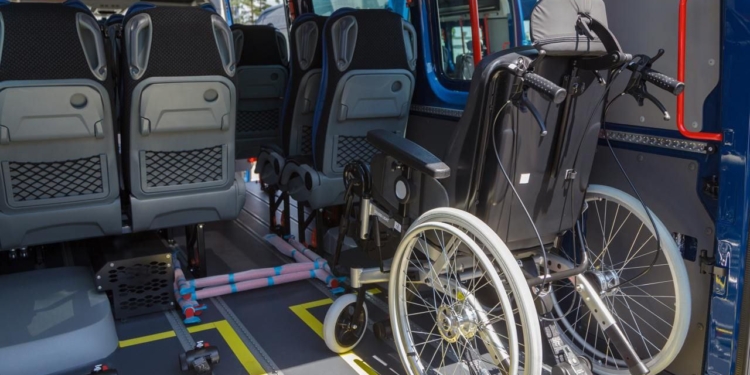 Снігурівська громада Миколаївщини отримала спецавтомобіль для перевезення маломобільних людей (ФОТО)