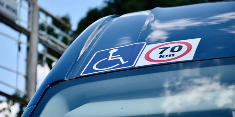 За підтримки міжнародних партнерів ще дві громади Миколаївщини отримали спецавтомобілі для перевезення маломобільних людей (ФОТО)