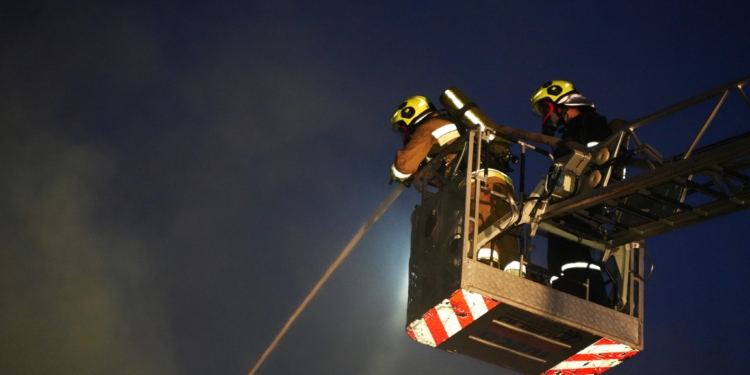 Вночі в Заводському районі Миколаєва рятувальники гасили пожежу на об’єкті (ФОТО)