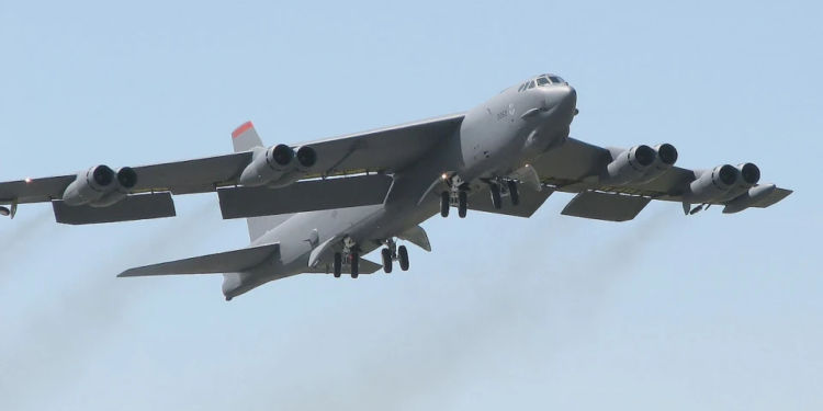 Знакова подія. Бомбардувальники B-52, що перекинули США в Румунію, можуть бути носіями ядерної зброї
