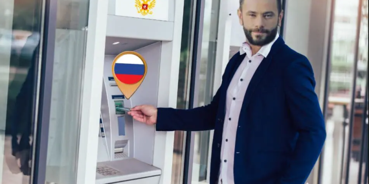 Мати Дубінського купила квартиру в Барселоні через 4 дні після початку війни.  Слід грошей веде в РФ