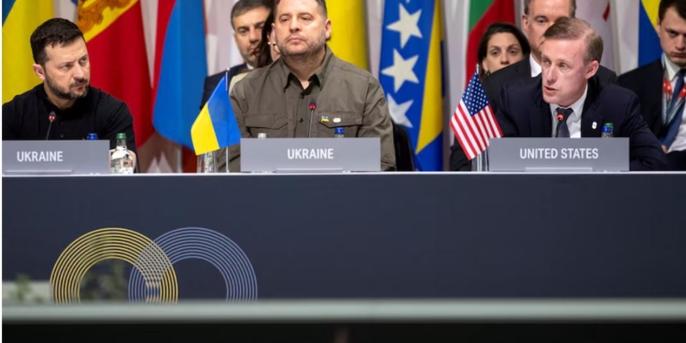 Єрмак заявив, що Україна не готова поступатися територіями. А ще незалежністю і свободою, – Reuters