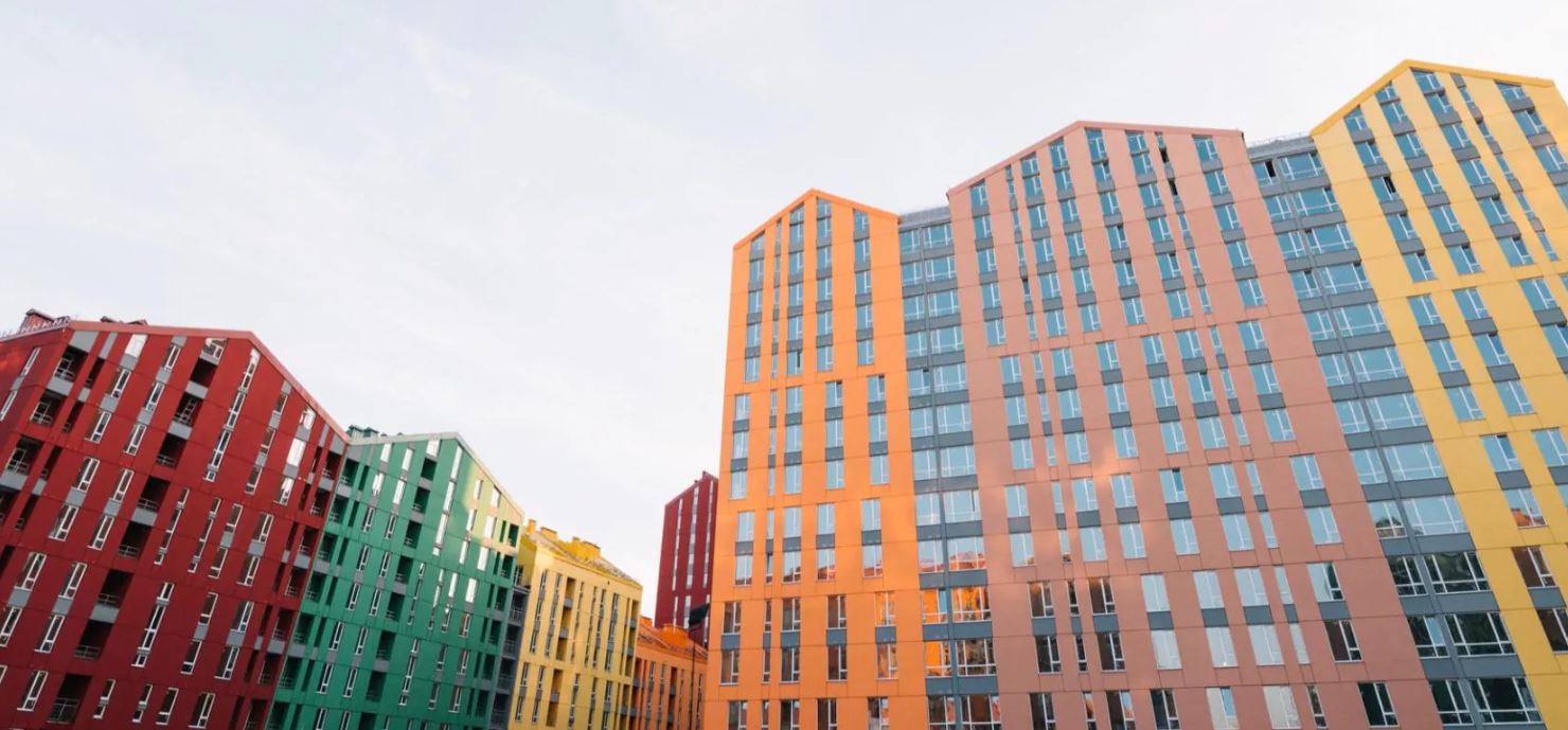 Які будинки найбільш стійкі до ракетних ударів? Архітектор радить безпечніші місця