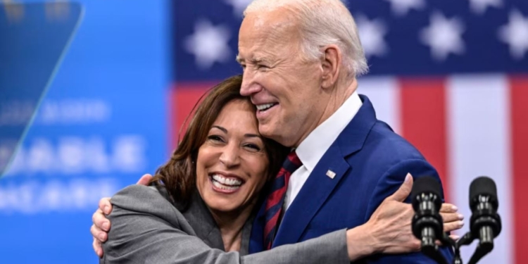 Гарріс замість Байдена. Що відомо про ймовірну кандидатку у президенти США