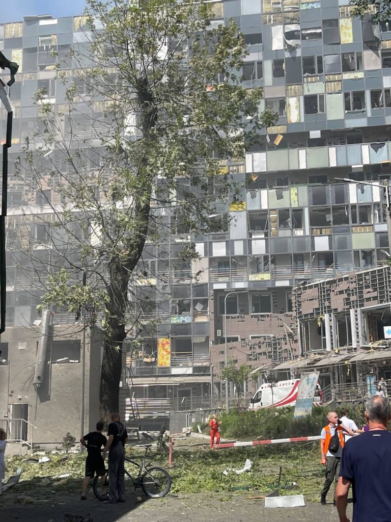 У Києві 5 загиблих, 19 постраждалих, Зеленський відреагував (ФОТО) 10