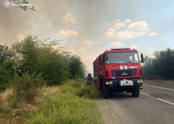 Знову у Миколаєві масштабно горить – вогонь міг перекинутись на АЗС
