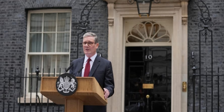 Король Чарльз прийнів відставку Сунака, прем’єр-міністром Британії стане Кір Стармер. Хто він?