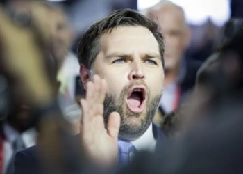 Подробиці листом. Хто такий Венс, противник Україні, і як він опинився біля Трампа (ФОТО)