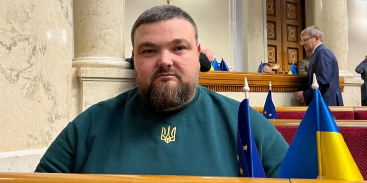 Нардеп від Слуг народу попався на хабарі в 3,4 млн. І це тільки один відкат (ФОТО)