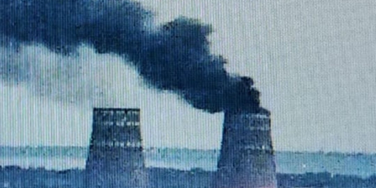 Може бути провокація – росіяни підпалили в градирні ЗАЕС автомобільні шини у великій кількості