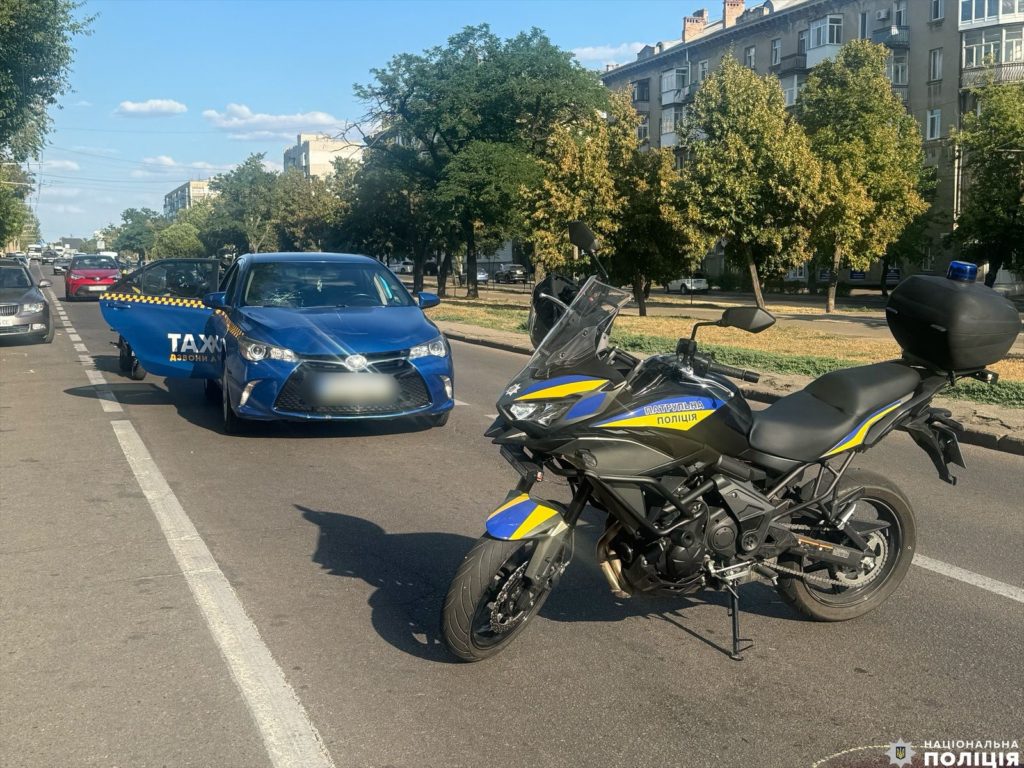 У Миколаєві Toyota Camry збила 17-річного хлопця – внаслідок ДТП підліток в лікарні (ФОТО) 2