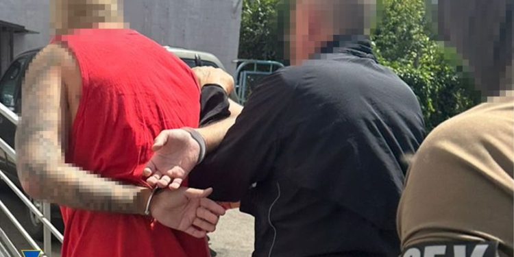 Одеського фітнес-тренера затримали за підпал військових авто у трьох містах України