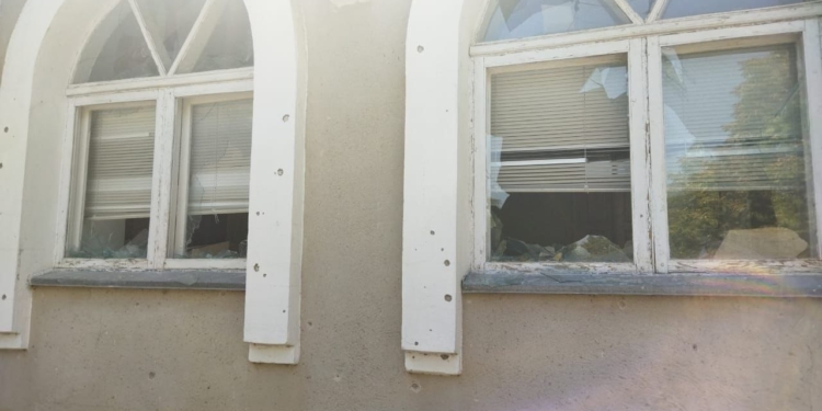 Внаслідок ворожих атак пошкоджений дитячий садок на Миколаївщині (ФОТО)