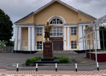 Знесення пам’ятника Леніну у Суджі виявилося неправдою. Чому це добре (ФОТО)