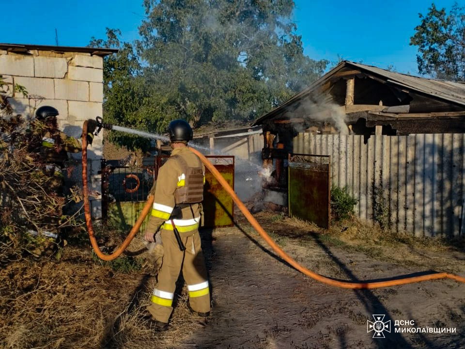 У Миколаєві чоловік міцно спав у задимленні, розбудили тільки пожежні (ФОТО) 2