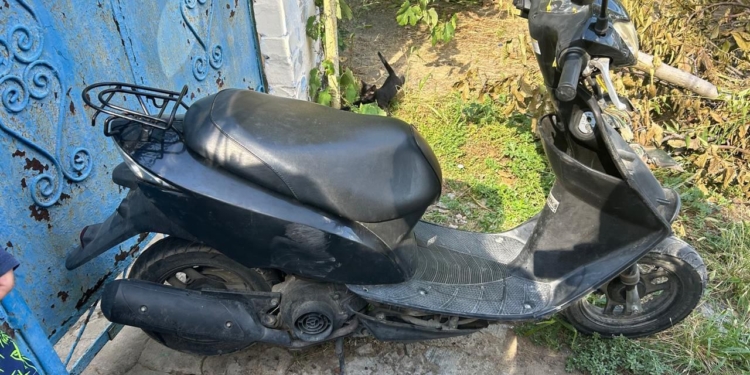 У Миколаєві перекинувся мопед – травмувались і 17-річний водій, і його 11-річний пасажир