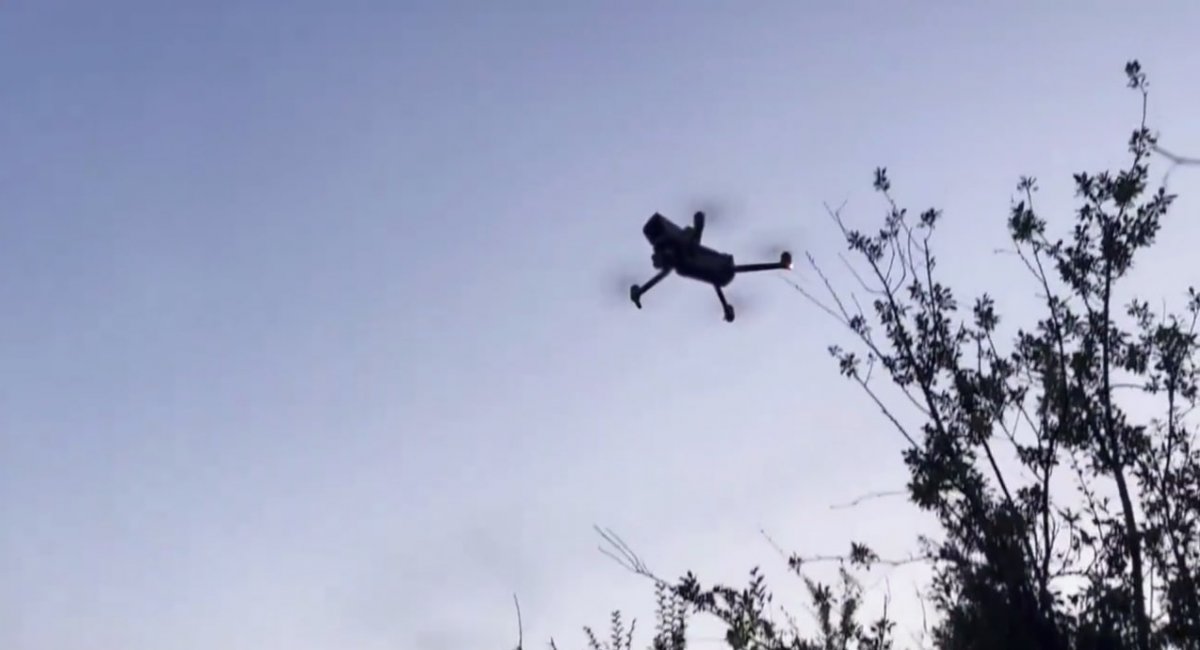 Бойовий матюгальник. Як українські дрони закликають росіян здаватися в полон (ВІДЕО)