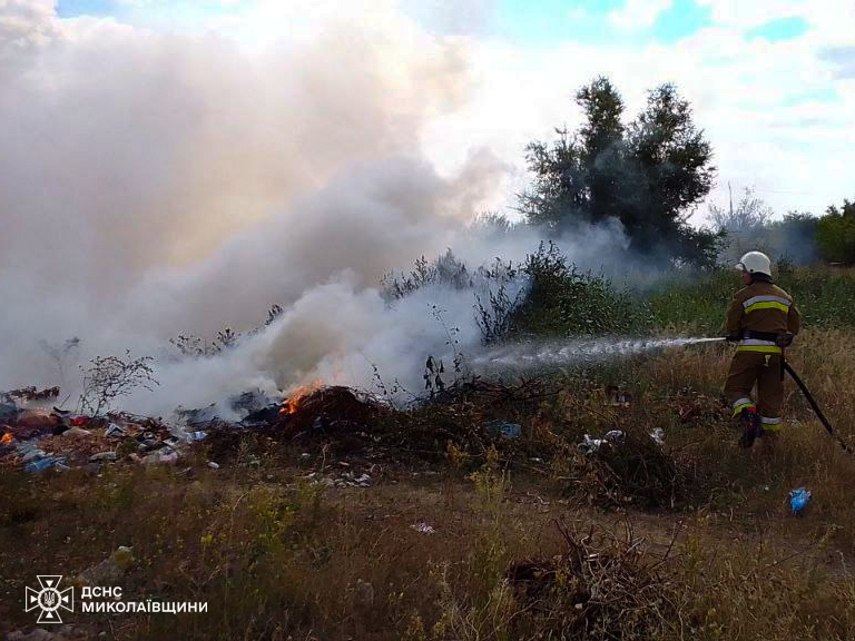 У Вознесенську горіло міське звалище, всього на Миколаївщині 21 пожежа за добу (ФОТО) 2